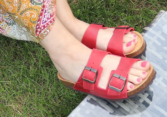 Damenpantoletten und Clogs